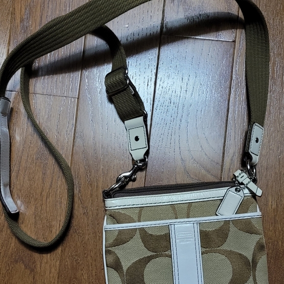 Coach Crossbody Bag - Picture 2 of 2